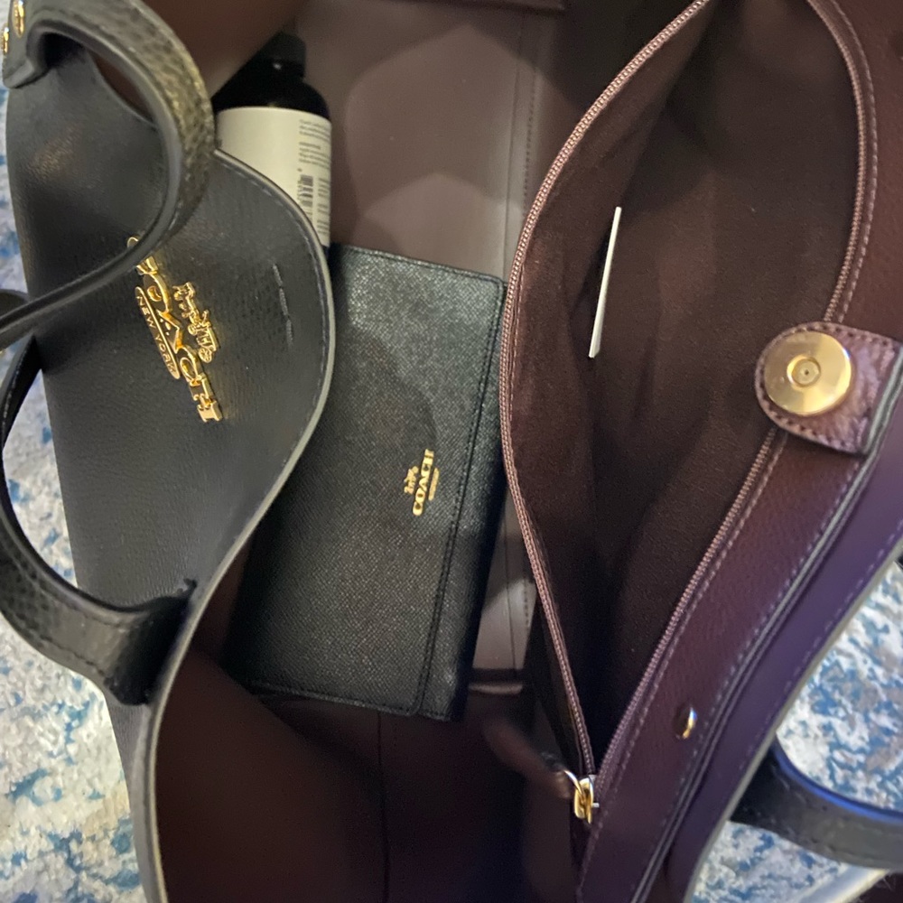 Coach Set-tote wallet and cleaner - Picture 13 of 15